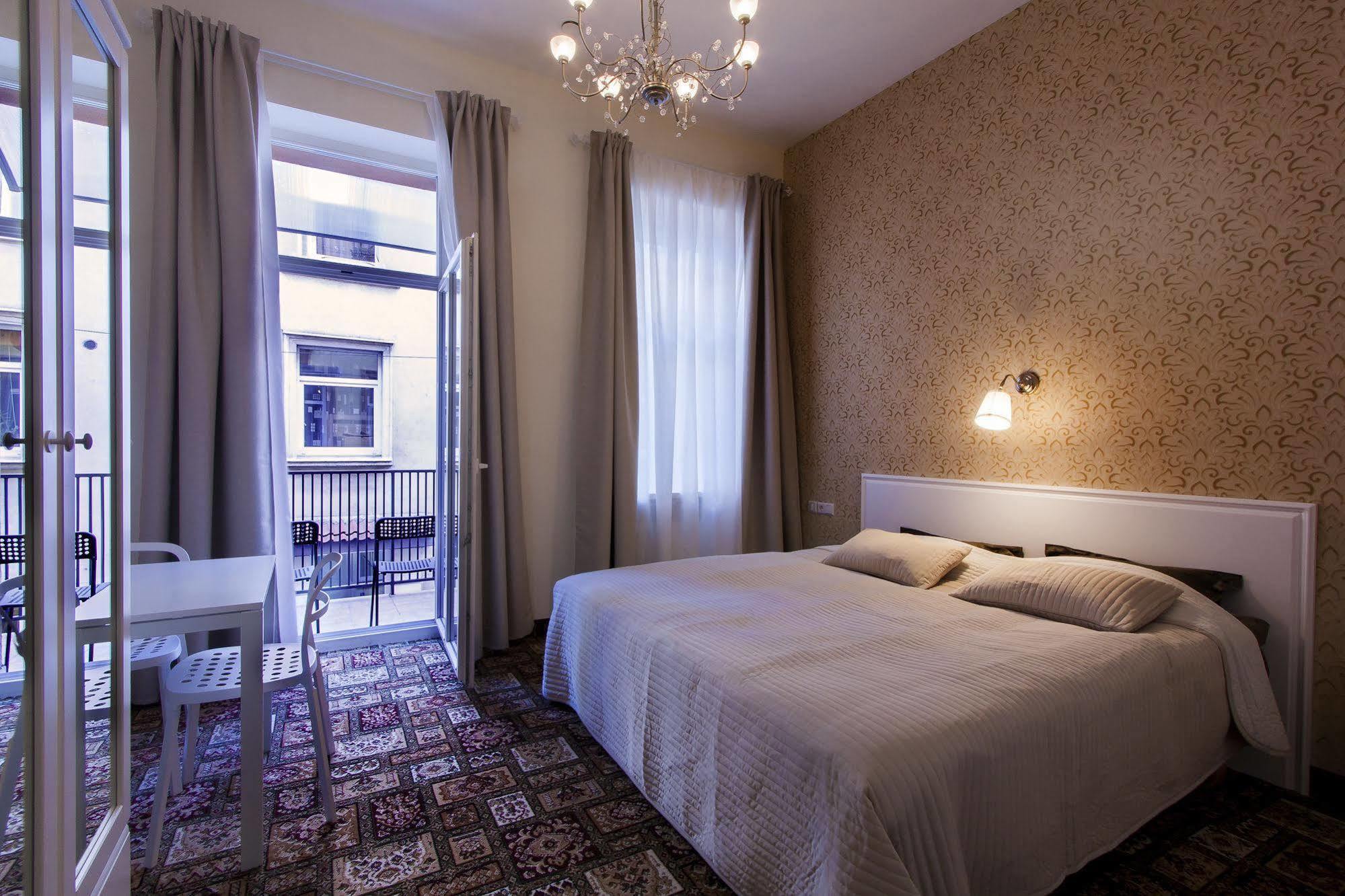 Real House Aparthotel VNO Exterior photo